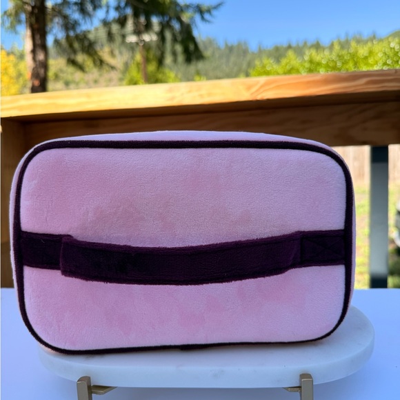 Juicy Couture Pink Velvet Cosmetic Bag-New - Picture 7 of 8